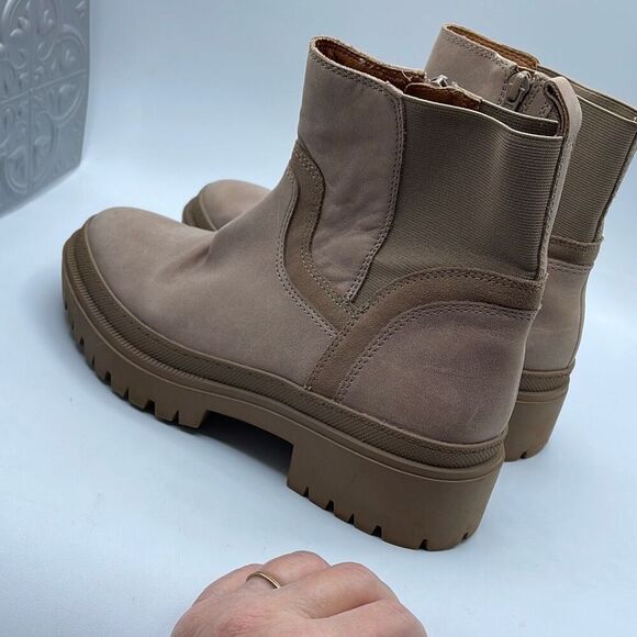 Lucky Brand size 9 Eabile Chelsie lug sole bootie. - Picture 5 of 10